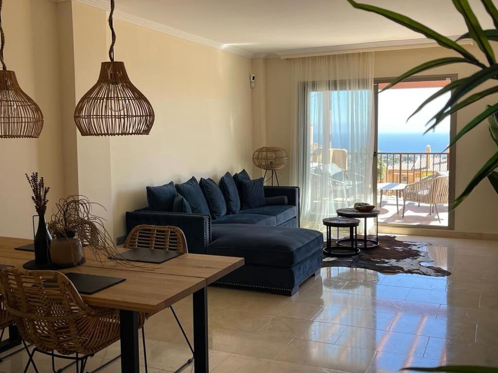 Panoramic Sea Views Penthouse Apartment Estepona